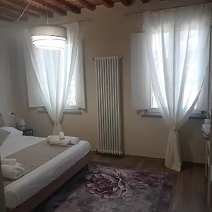 pellegrinilittlehouse.it-tuscanyhotel.com/